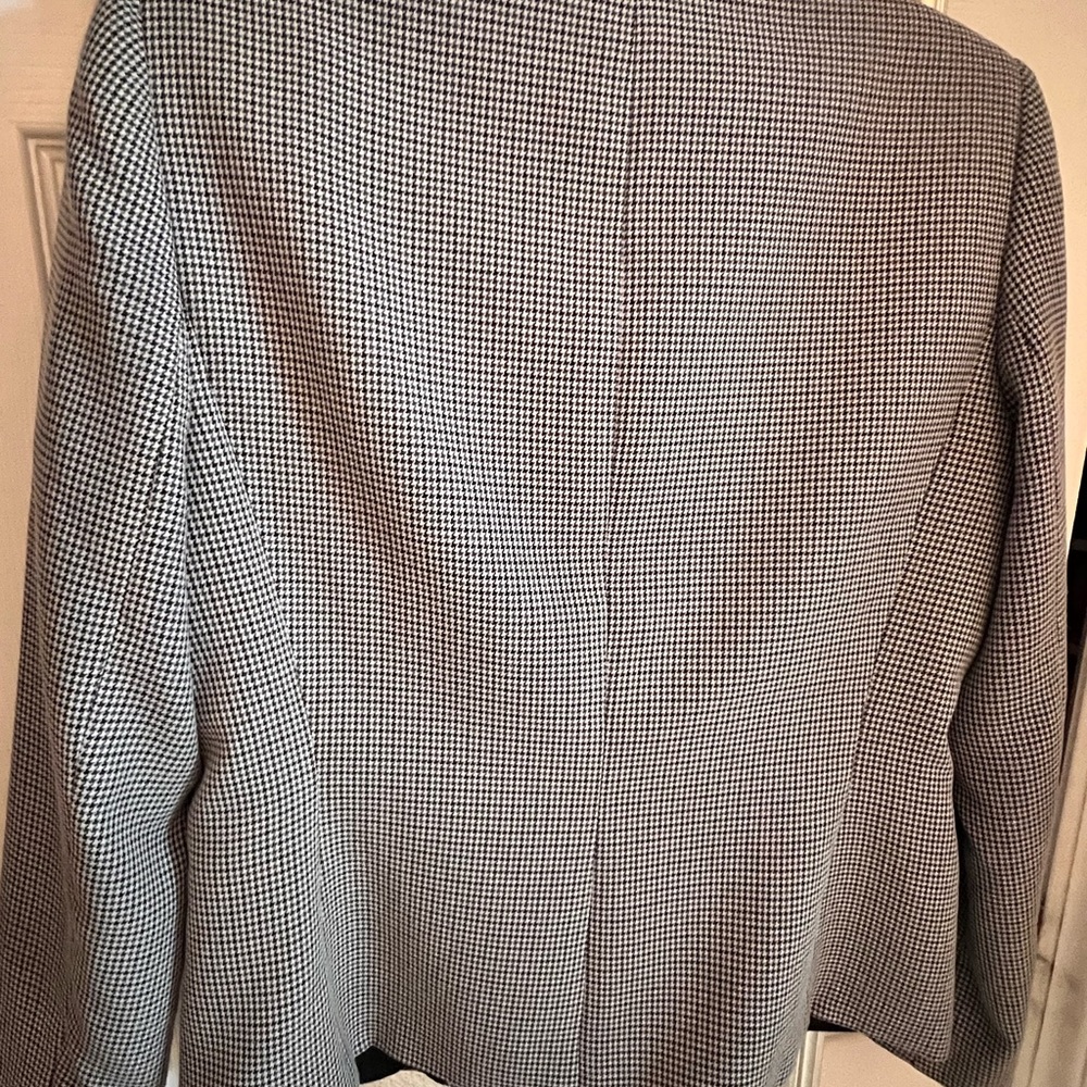 TAHARI, work blazer, size 6 - Picture 4 of 8